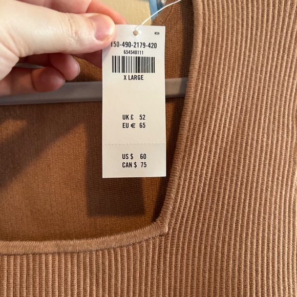 Abercrombie Square Neck Too - Picture 3 of 4